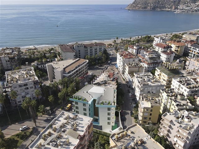 An investment project in the center of Alanya, 200 m from the sea 