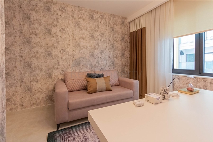 Furnished 2+1 apartment on the first coastline in Mahmutlar