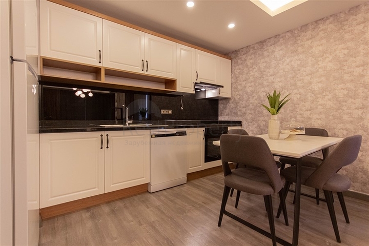 Furnished 2+1 apartment on the first coastline in Mahmutlar