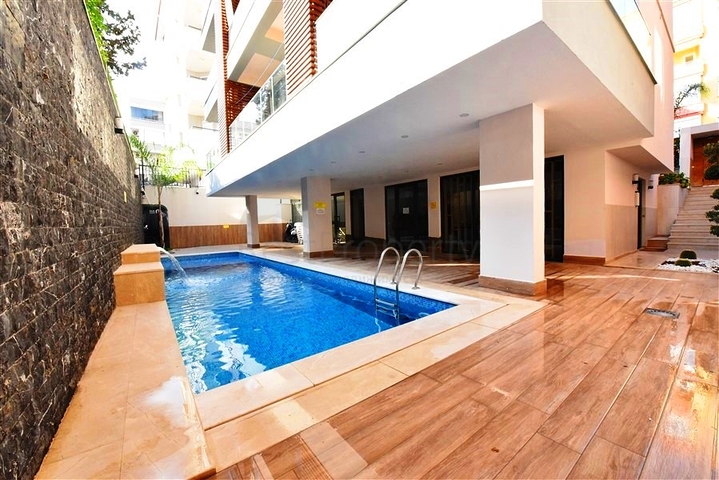 1+1 in the very center of Alanya