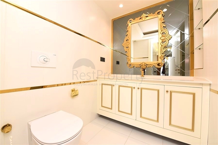 2+1 apartment in a top complex in the center of Alanya