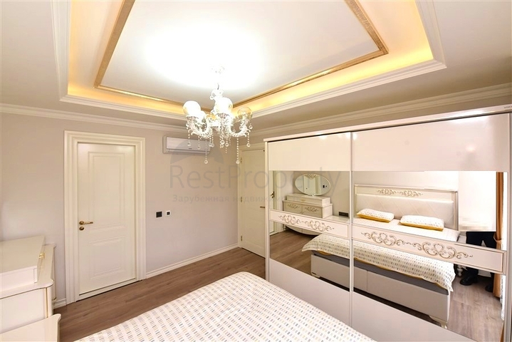 2+1 apartment in a top complex in the center of Alanya