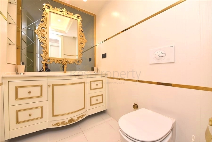 2+1 apartment in a top complex in the center of Alanya