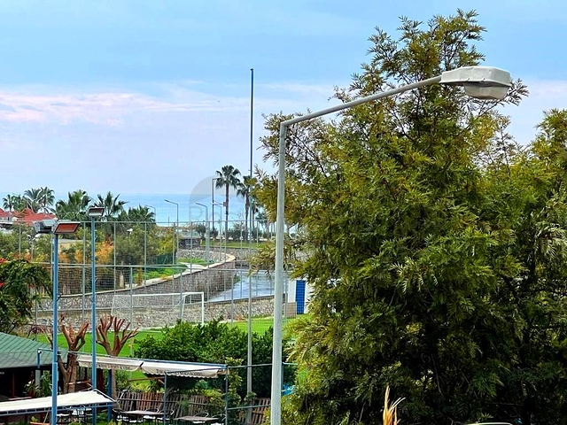 2+1 apartment in a top complex in the center of Alanya