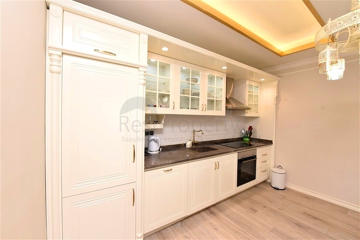 2+1 apartment in a top complex in the center of Alanya