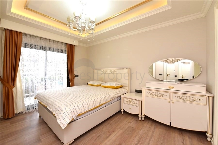 2+1 apartment in a top complex in the center of Alanya