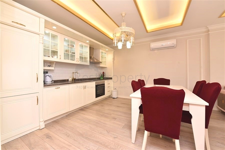 2+1 apartment in a top complex in the center of Alanya