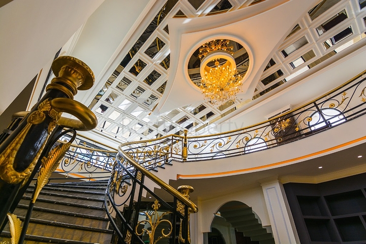 2+1 apartment in a top complex in the center of Alanya