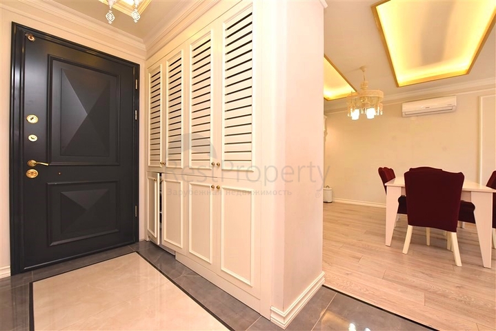 2+1 apartment in a top complex in the center of Alanya