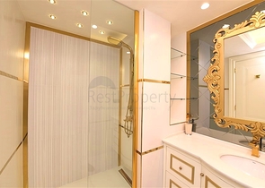 2+1 apartment in a top complex in the center of Alanya