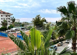 2+1 apartment in a top complex in the center of Alanya