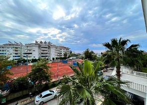 2+1 apartment in a top complex in the center of Alanya