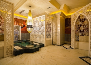 2+1 apartment in a top complex in the center of Alanya