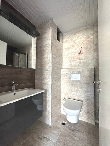 The apartment has a 2+1 layout with a separate kitchen