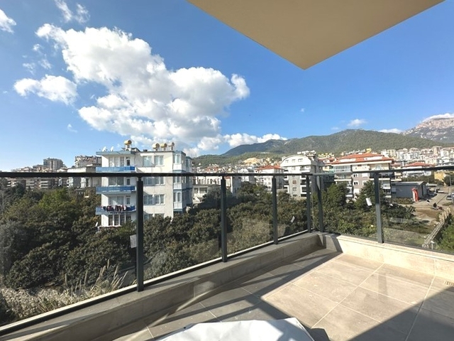 The apartment has a 2+1 layout with a separate kitchen