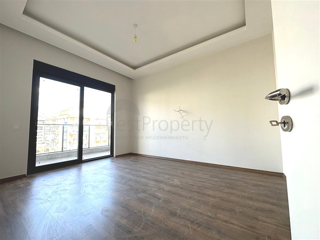 The apartment has a 2+1 layout with a separate kitchen