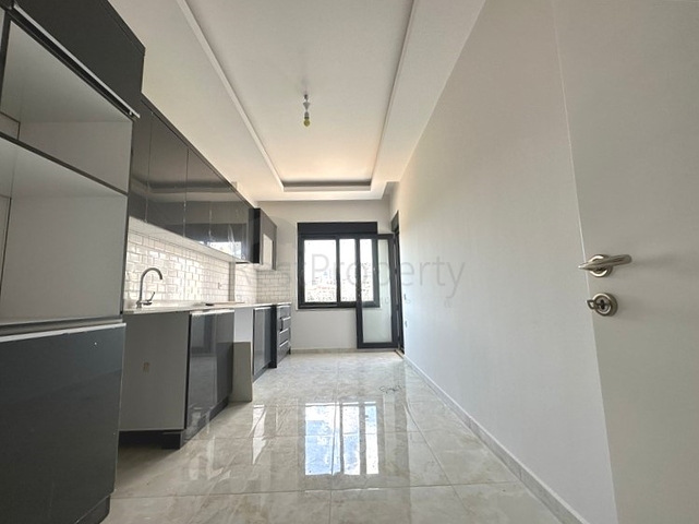 The apartment has a 2+1 layout with a separate kitchen