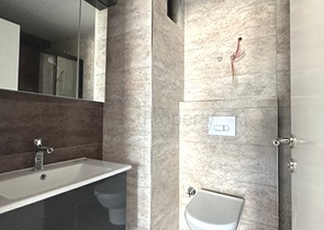 The apartment has a 2+1 layout with a separate kitchen