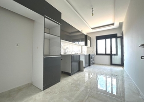 The apartment has a 2+1 layout with a separate kitchen