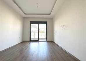 The apartment has a 2+1 layout with a separate kitchen