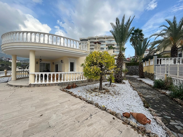 3+1 villa in Mahmutlar area 