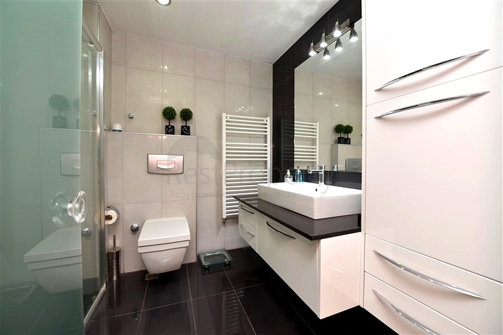 7+1 apartment with separate kitchen in Jikjili district