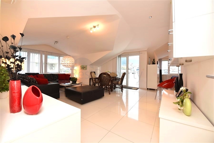 7+1 apartment with separate kitchen in Jikjili district