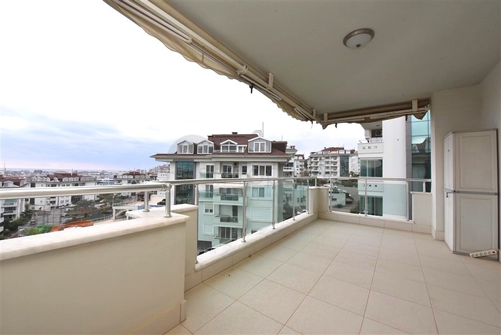 7+1 apartment with separate kitchen in Jikjili district