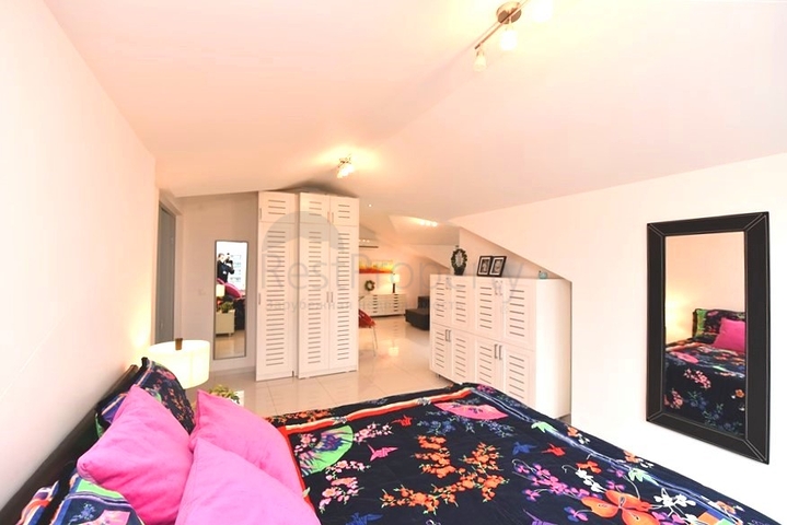 7+1 apartment with separate kitchen in Jikjili district