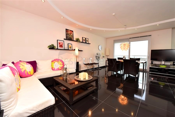 7+1 apartment with separate kitchen in Jikjili district