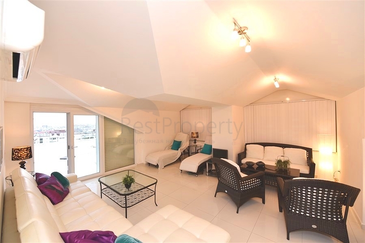 7+1 apartment with separate kitchen in Jikjili district