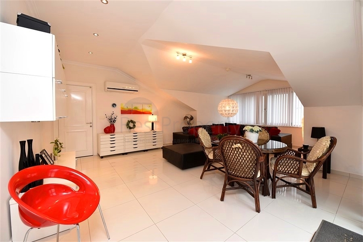 7+1 apartment with separate kitchen in Jikjili district