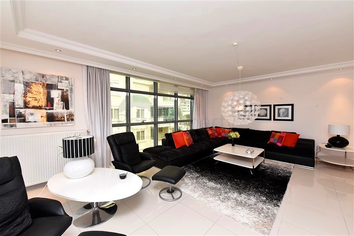 7+1 apartment with separate kitchen in Jikjili district