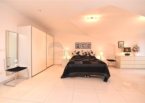 7+1 apartment with separate kitchen in Jikjili district