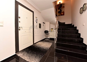 7+1 apartment with separate kitchen in Jikjili district