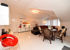 7+1 apartment with separate kitchen in Jikjili district