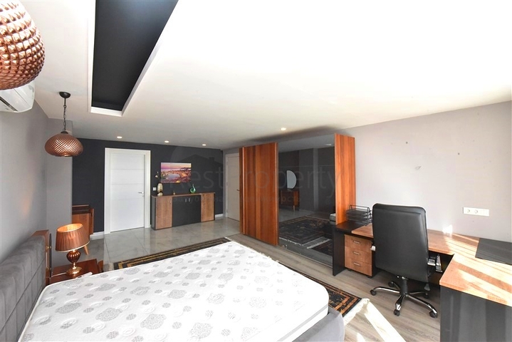 5+1 villa with stunning views of Alanya