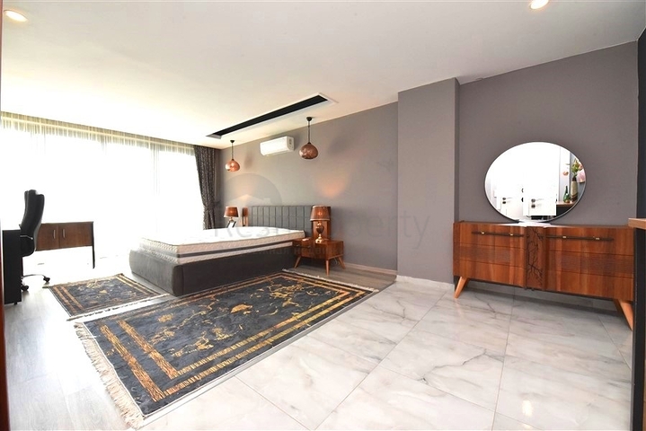 5+1 villa with stunning views of Alanya