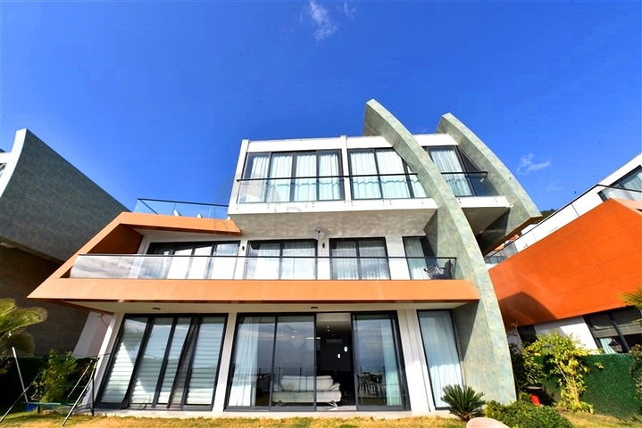 5+1 villa with stunning views of Alanya