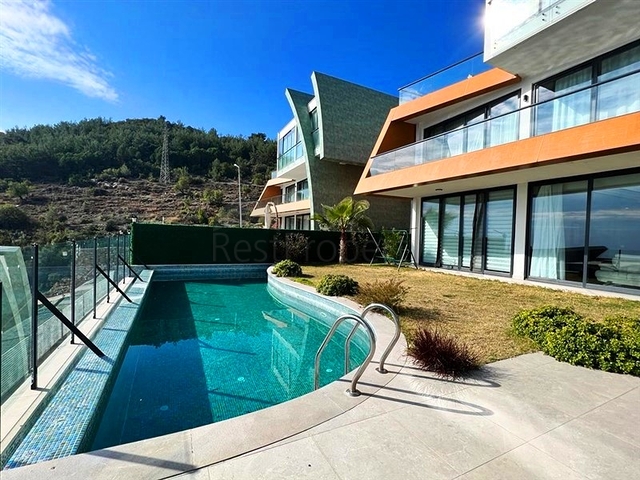 5+1 villa with stunning views of Alanya