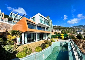 5+1 villa with stunning views of Alanya