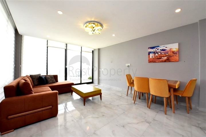 Three-storey 5+1 villa in the very center of Alanya