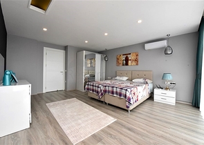 Three-storey 5+1 villa in the very center of Alanya