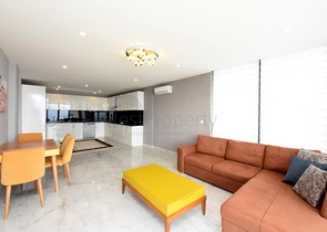 Three-storey 5+1 villa in the very center of Alanya