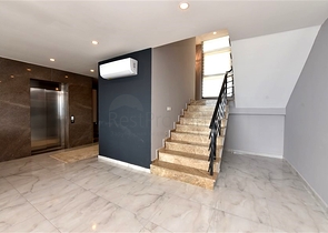 Three-storey 5+1 villa in the very center of Alanya