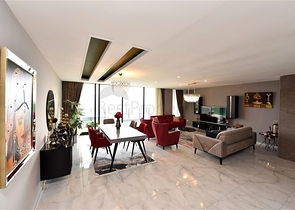 Three-storey 5+1 villa in the very center of Alanya