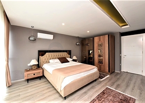 Three-storey 5+1 villa in the very center of Alanya