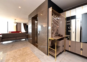 Three-storey 5+1 villa in the very center of Alanya