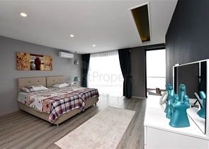 Three-storey 5+1 villa in the very center of Alanya