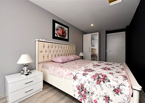 Three-storey 5+1 villa in the very center of Alanya